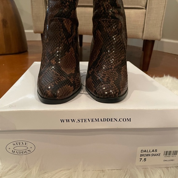 Great condition boots! - Picture 2 of 6